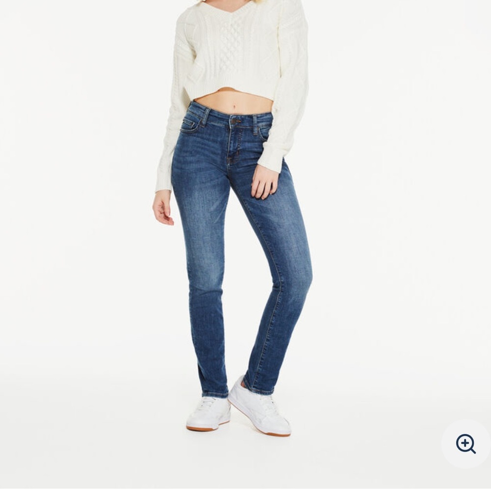Mid-Rise Skinny Jean